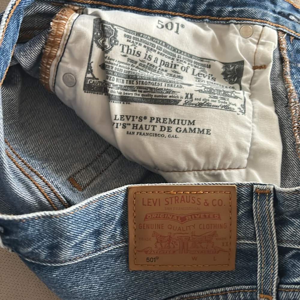 Levi’s 501 High-Rise Denim Shorts - Picture 6 of 6
